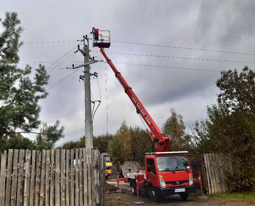 Podnośnik koszowy z operatorem,przycinanie drzew