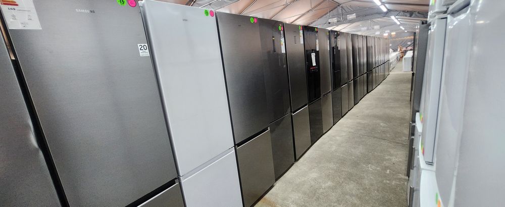 JANKI, ul. WSPÓLNA 6 Lodówka Samsung 2m biała