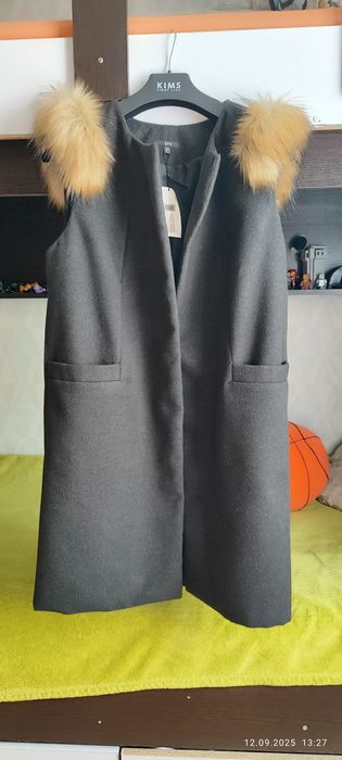 Кашеміровий жіночий желет з хутром