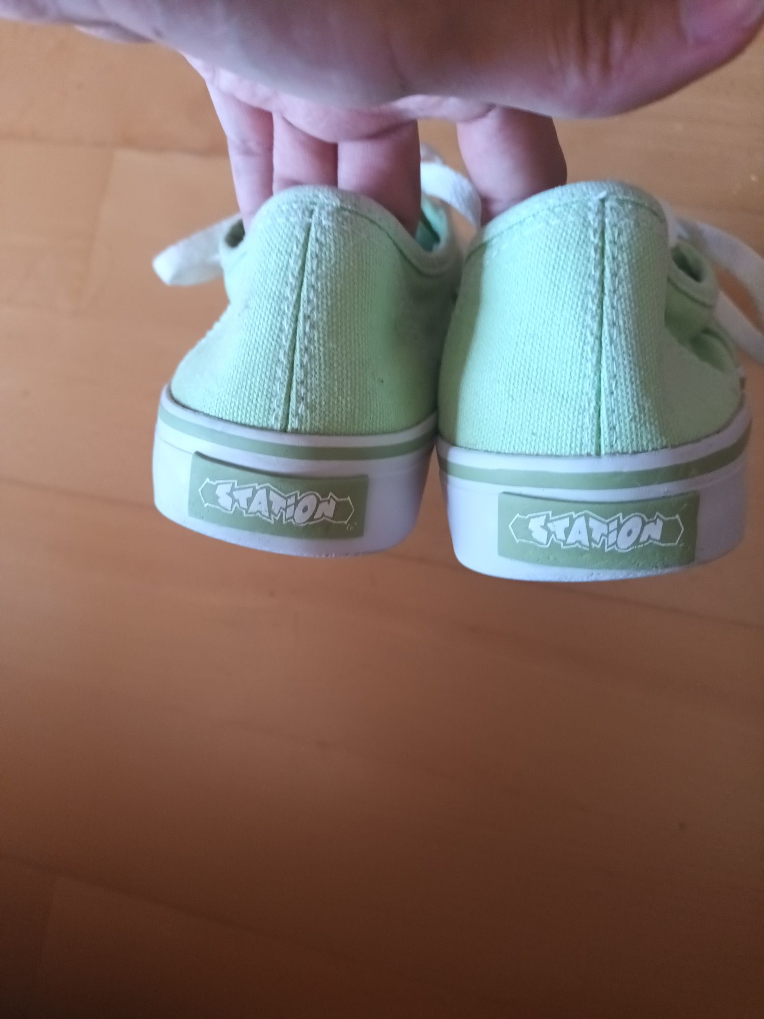 Sapatos station verdes pastel