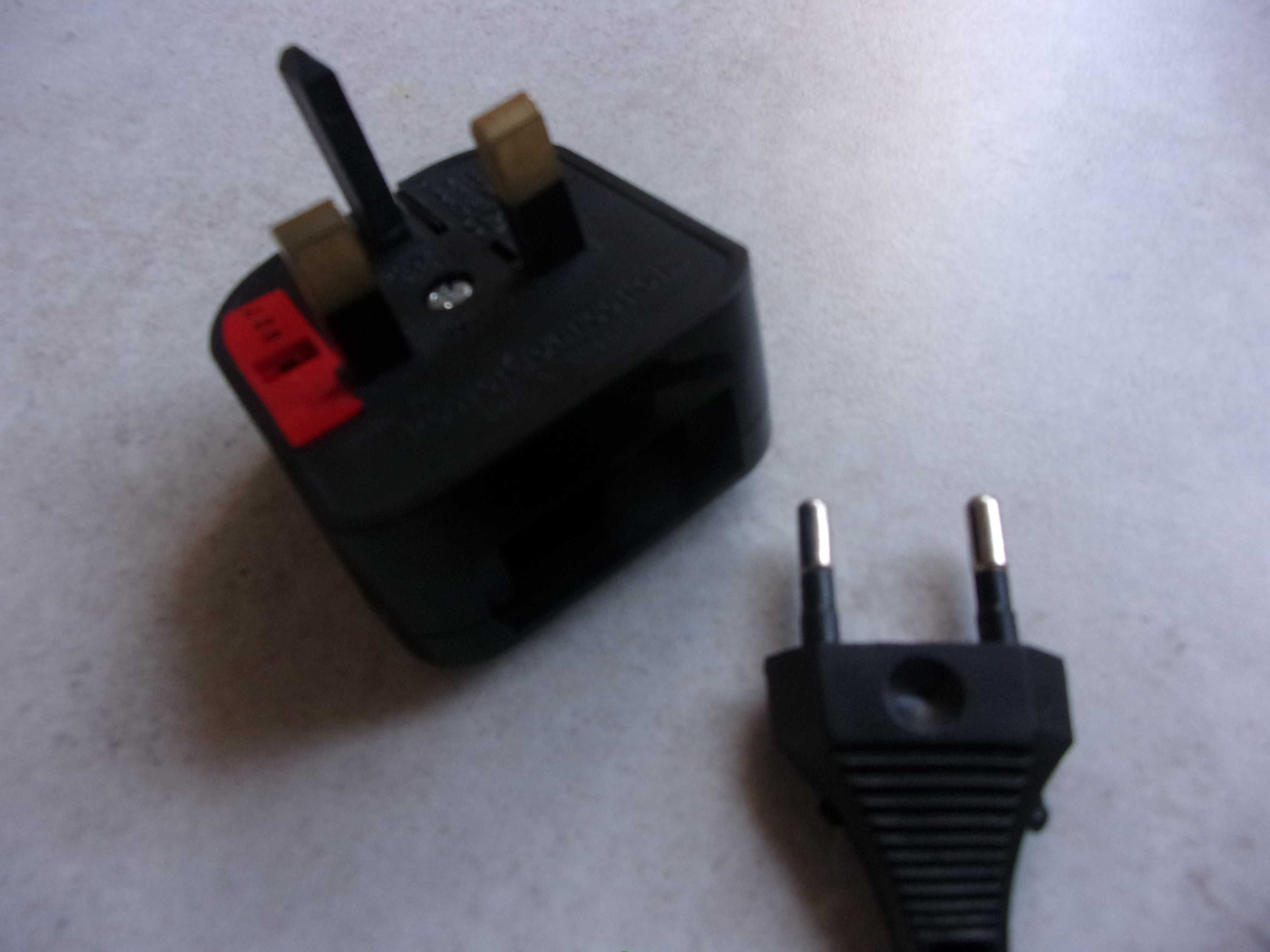 Adapter sieciowy FUSED z EU na UK czarny ANGIELSKI