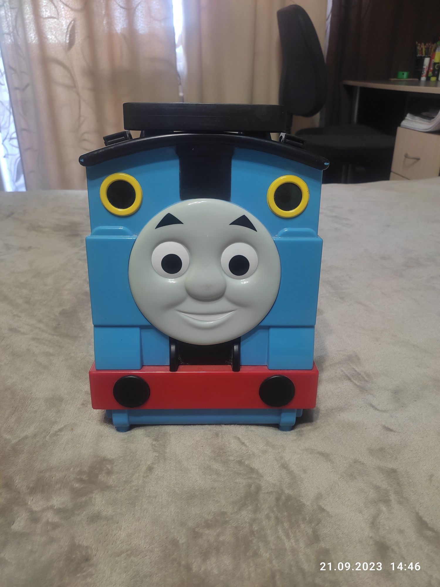 Продам колекціонну  іграшку кейс Томас для паровозиків.