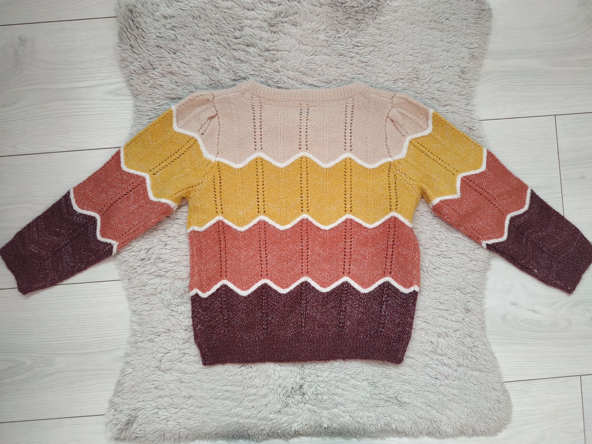 Nowy sweter/dziewczynka/ażurowy/srebrna nić/fale/little kids/r.104/110