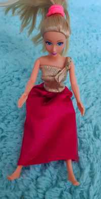 Lalka w stylu Barbie