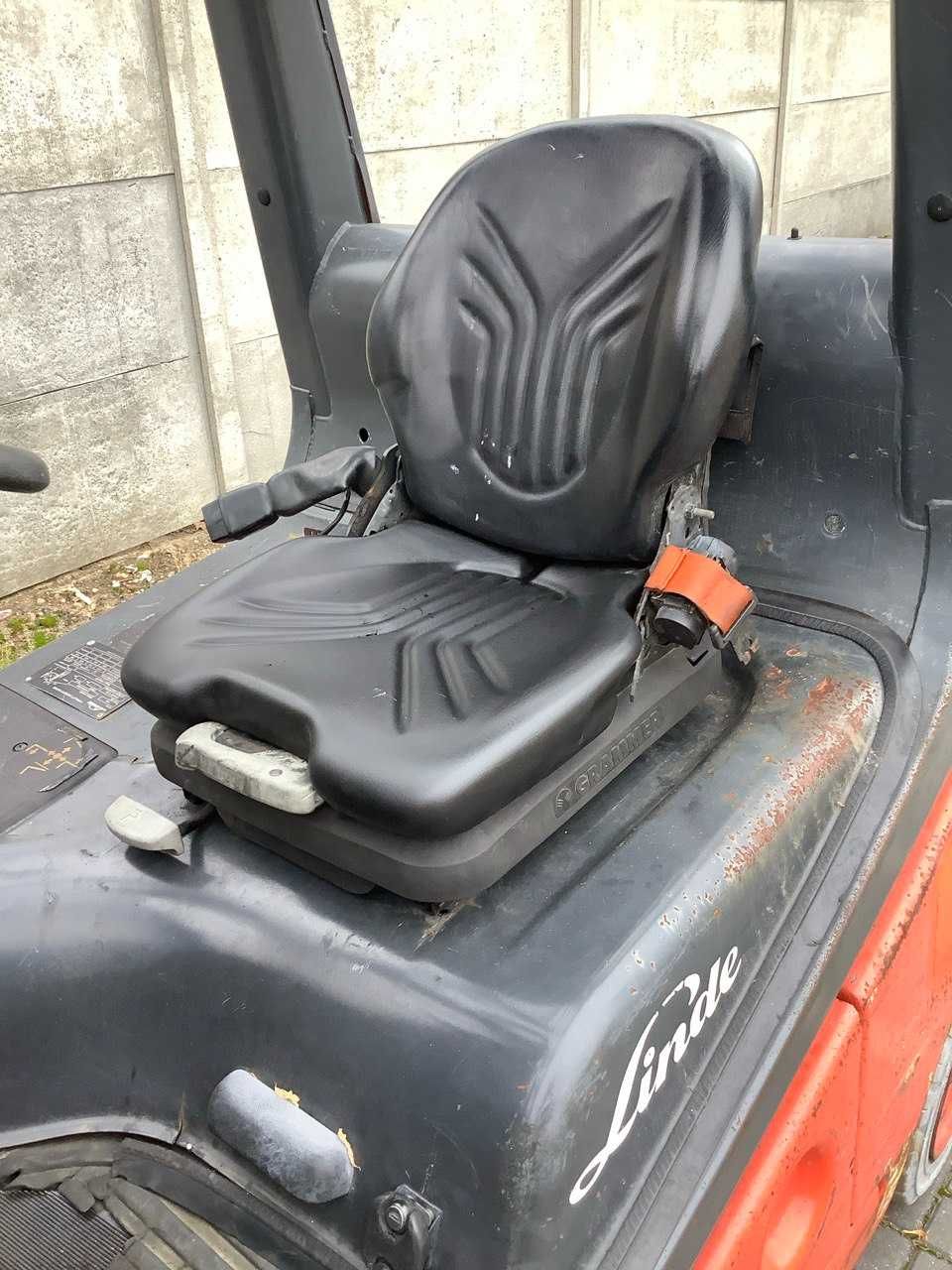 Gazowy wózek widłowy Linde H20T-04, triplex, 2017r, 4 sekcje.