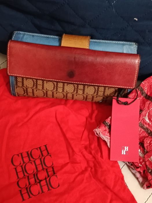Carteira Carolina Herrera em pele genuína