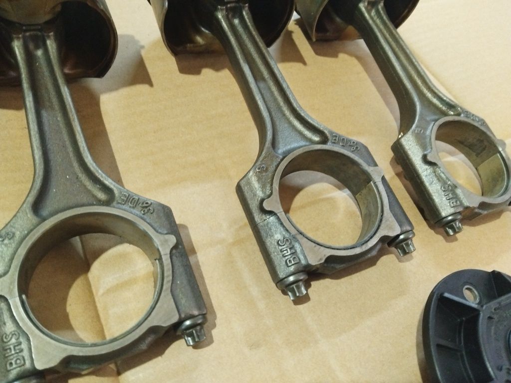 2.0tfsi поршень з шатуном взборі