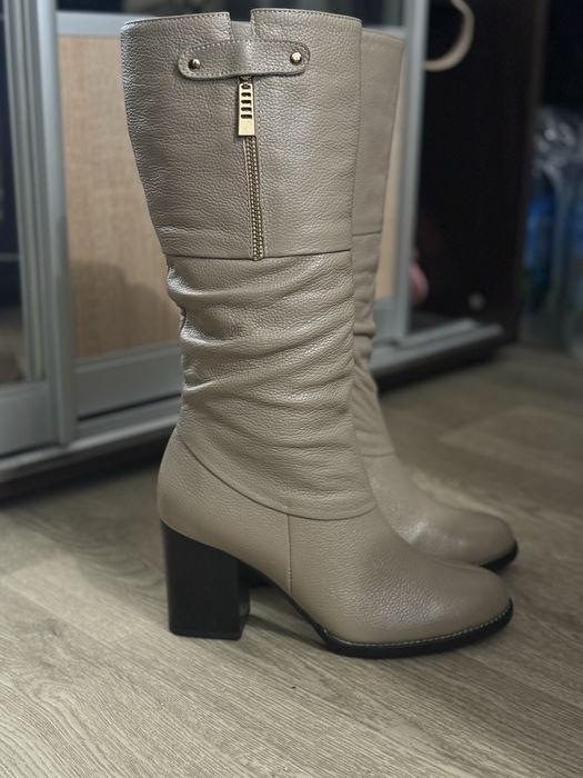 Чоботи жіночі, вдягалися один раз , дефектів немає