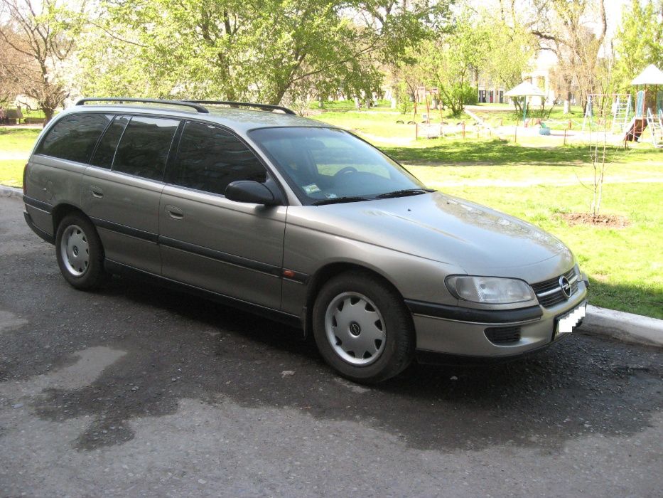 Opel Omega B 2.0