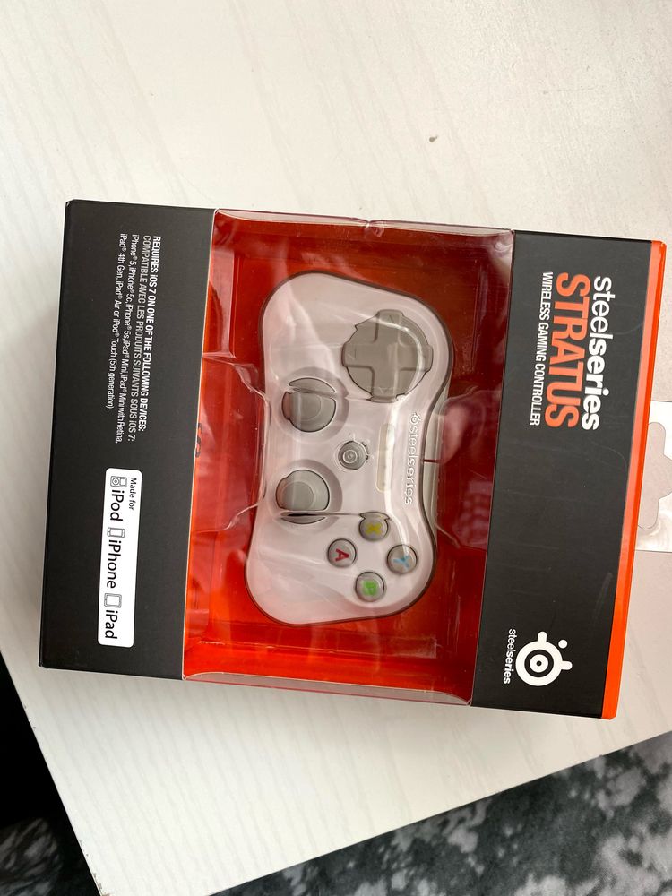 Comando Steelseries Stratos