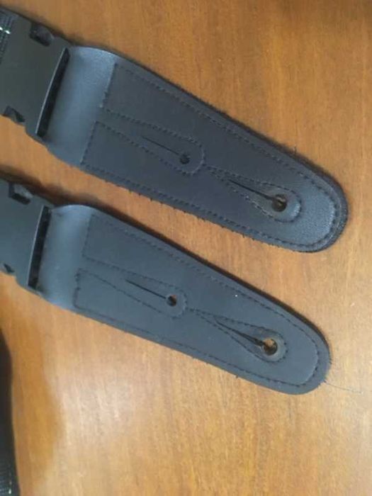 Correia para guitarra com grande almofada de ombro