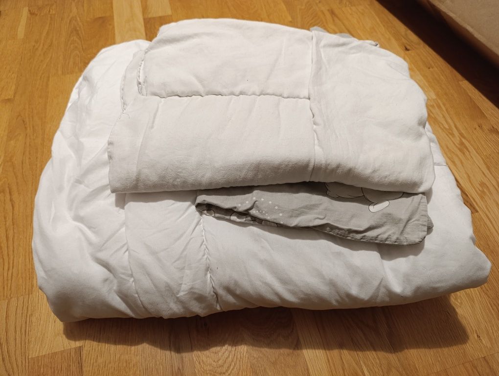 Kołderki i poduszka do łóżeczka