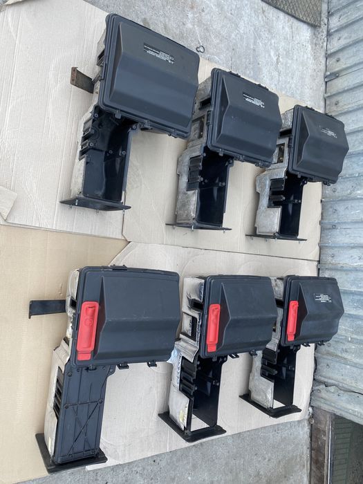 Корпус блока предохранителів на Mercedes-Benz VITO W639.