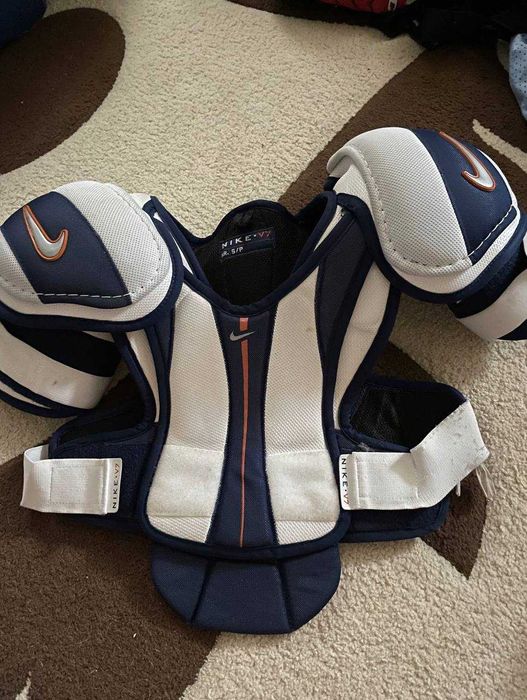 Продам нагрудник Nike v7