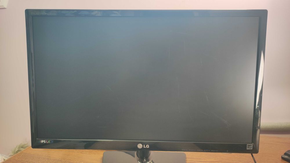 Монітор LG flatron ips234v pn
