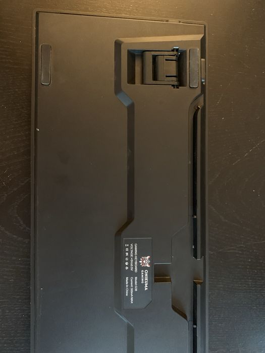 Klawiatura Onikuma Gaming G38, uszkodzona