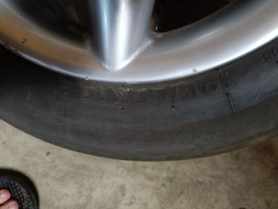 Легкосплавні дискі з резинною.