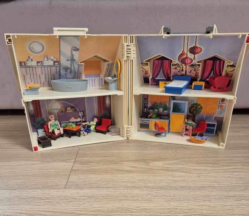 Domek playmobile dla lalek 70985