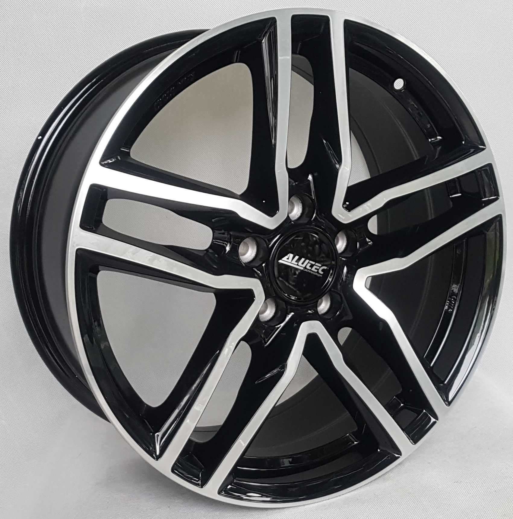 Felgi Alutec 17 5x112 A4 B7 B8 B9 Q3 VW Passat B8 B7 Tiguan 2 Superb 3