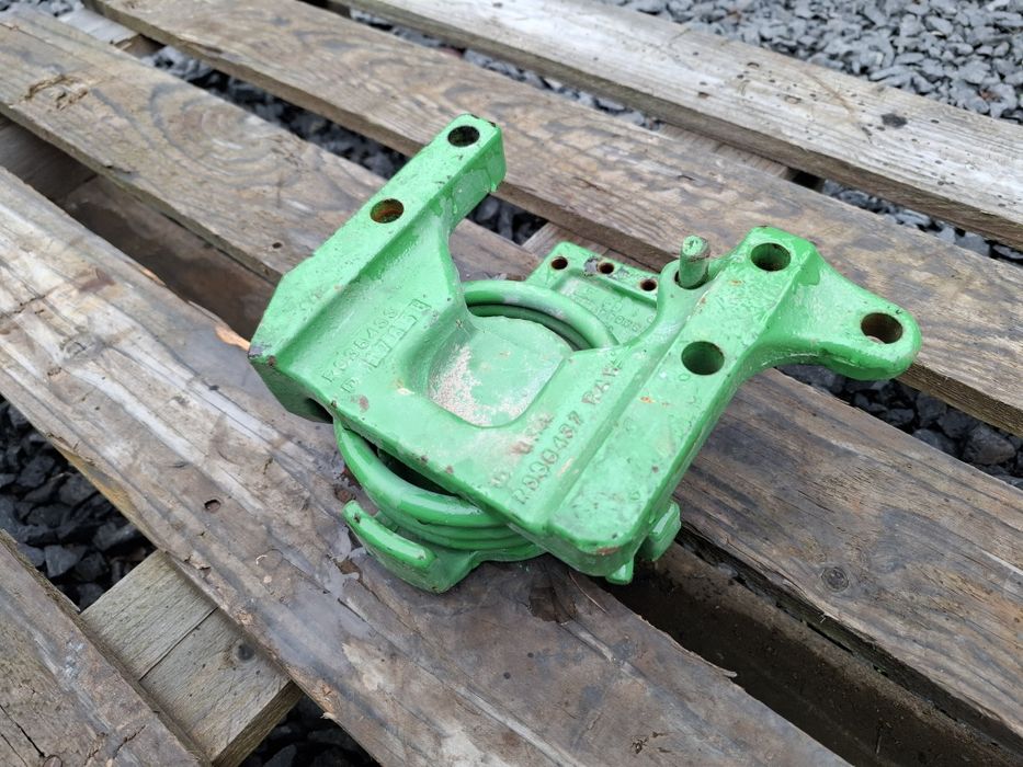 Mocowanie do błotnika skrętne John Deere