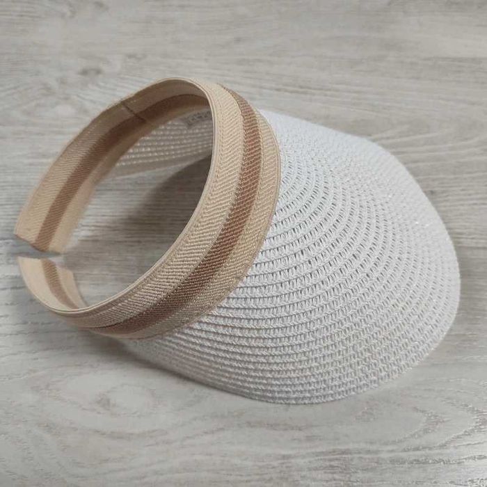 Daszek przeciwsłoneczny biały