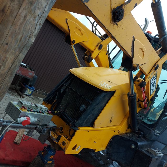 Tulejowanie naprawa otwo sworzni maszyn budowlanych lesnych REGENERA