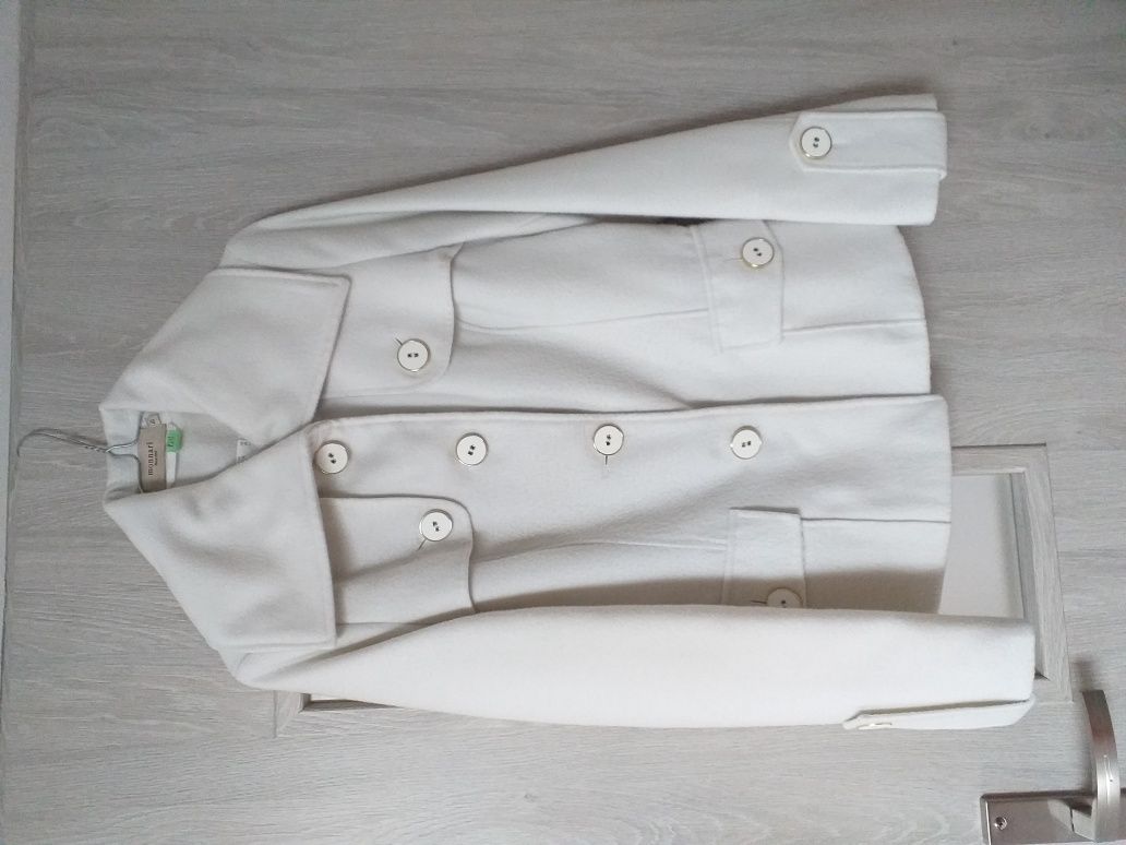 Kurtka biała elegancka Monnari 40 na chrzest