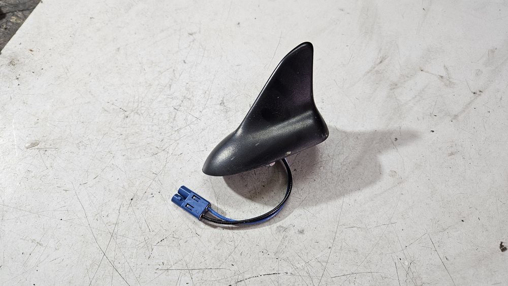 Antena płetwa radia nawigacji opel insignia a