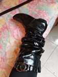 Bota tamanho 35.