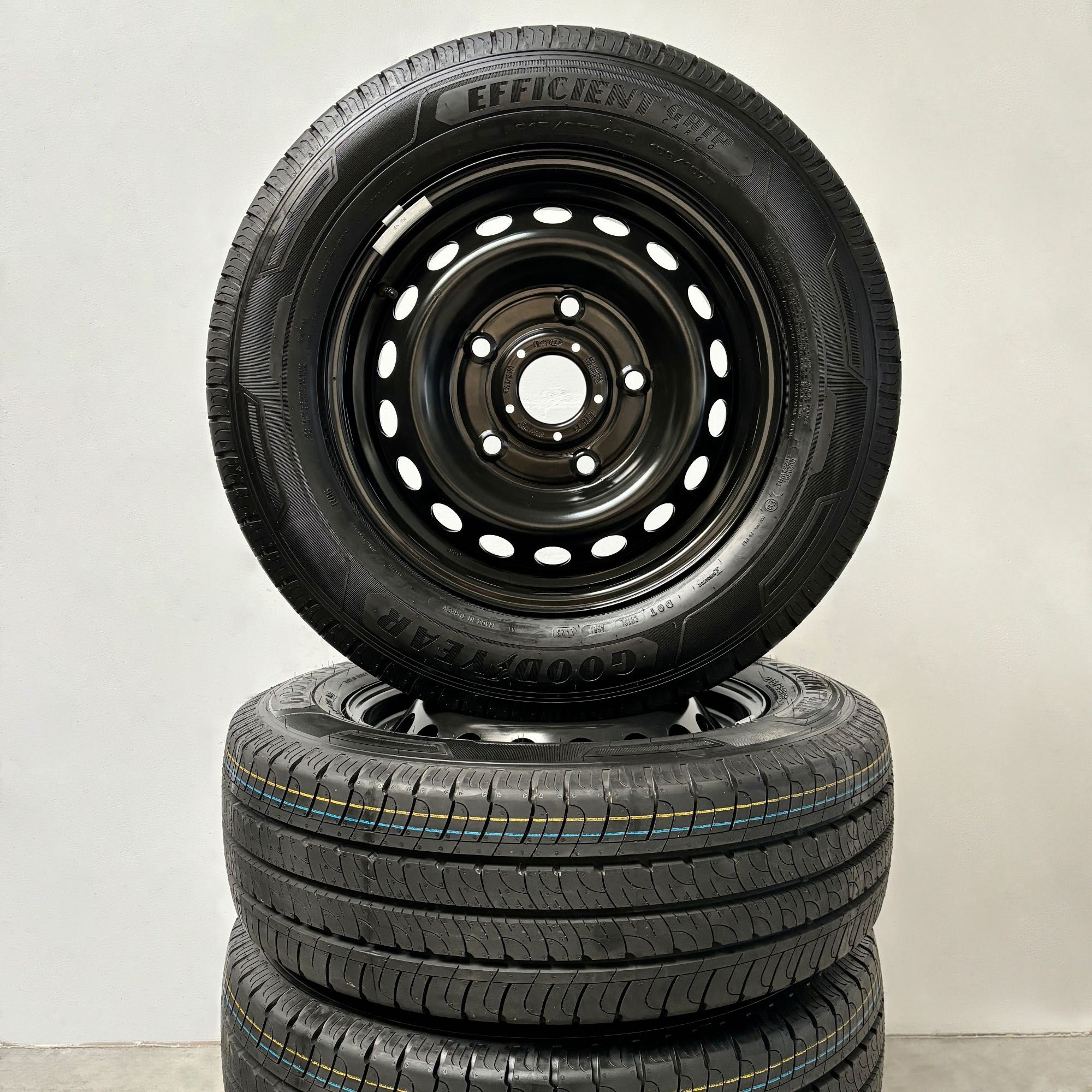 Nowe opony Goodyear EfficientGrip Cargo 215/65 16C | Duża ilość