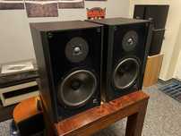 Kolumny podstawkowe monitory ARCUS AS4