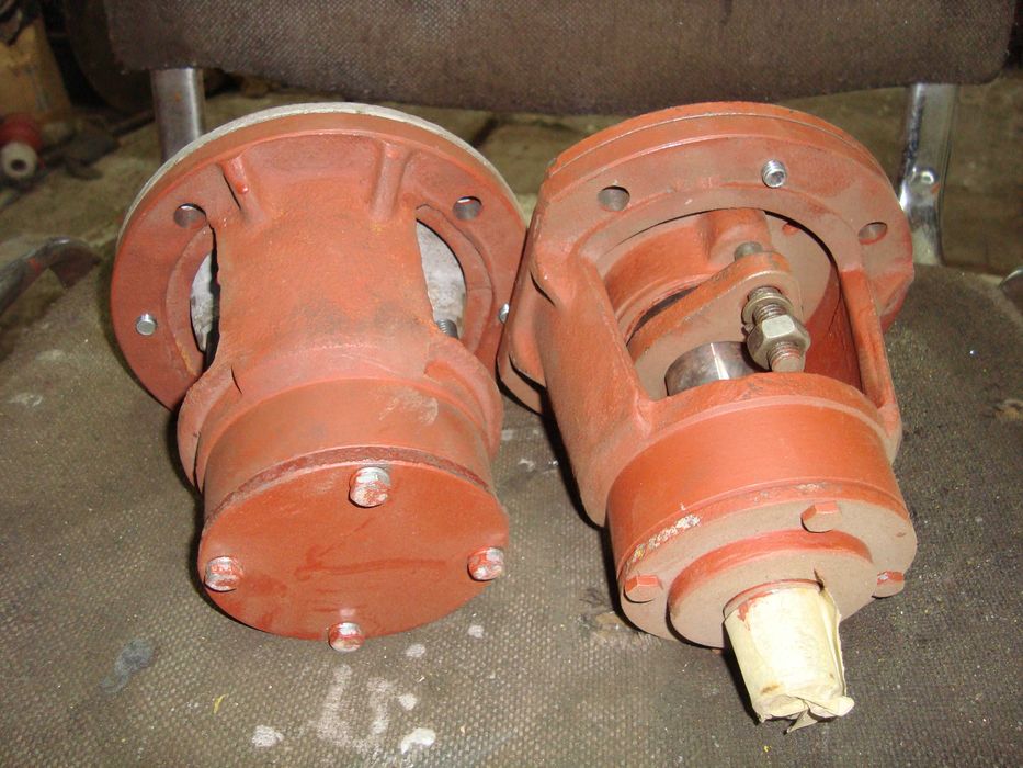 Łożyskowanie dolnego zbiornika z krótkim wałkiem Agregat Tynkarski ATM