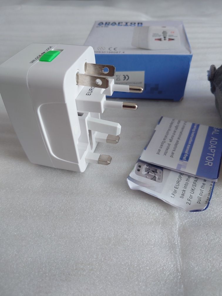 Adapter Podróżny do 150 Krajów Przejściówka wtyczka USA UK PL AUS Etui