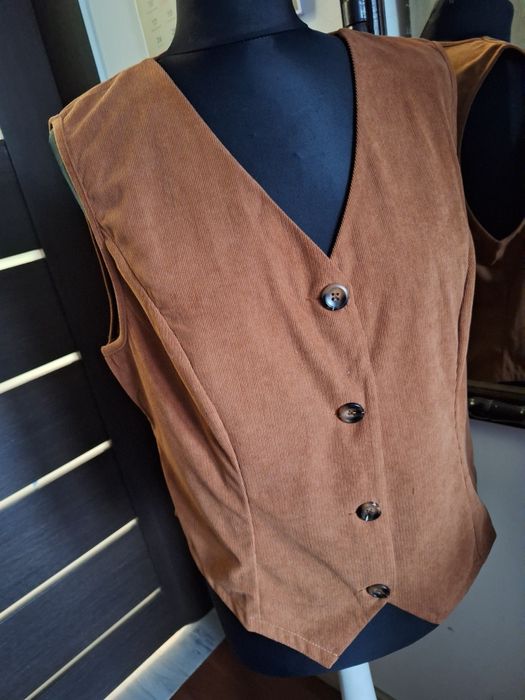 Śliczna damska kamizelka slim,