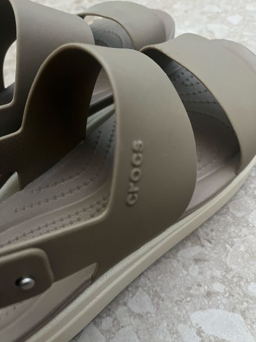 Босоніжки жіночі Crocs