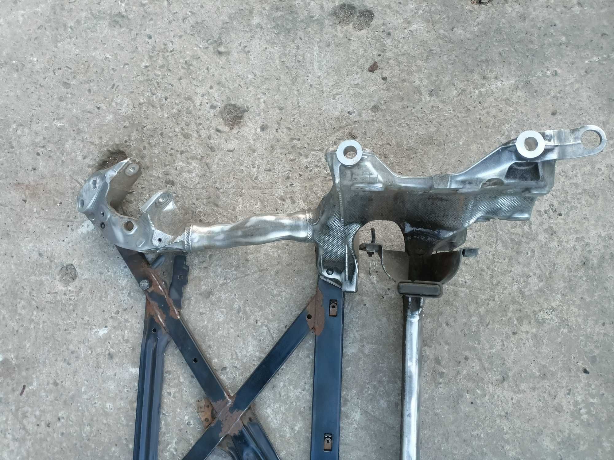 Подрамник передний Балка Audi Q5 08-12 Ауди Ку5 8R0399315G Підрамник