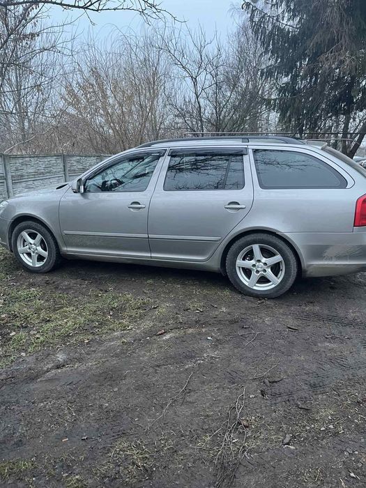 Автомобіль Шкода А5