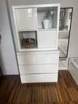 Biala zgrabna szafka ikea