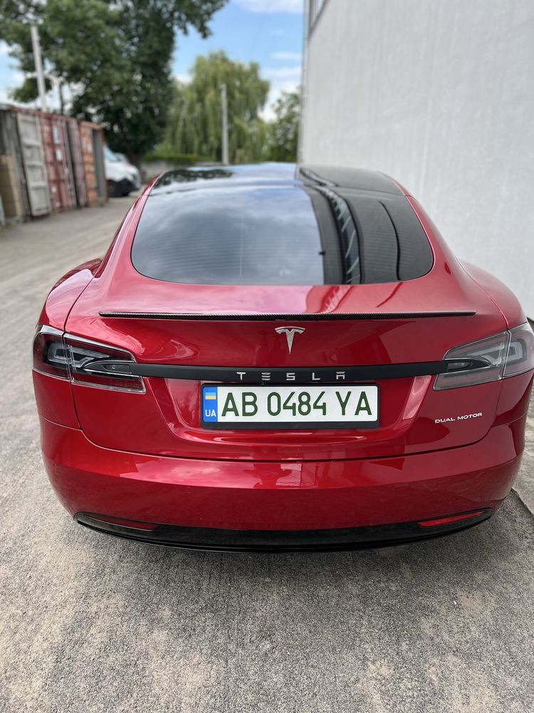 Tesla Model S 2020