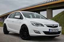Opel Astra 1.4Turbo - 140KM Alu BiXenon Klimatronik GrzaneFotele 2xPDC