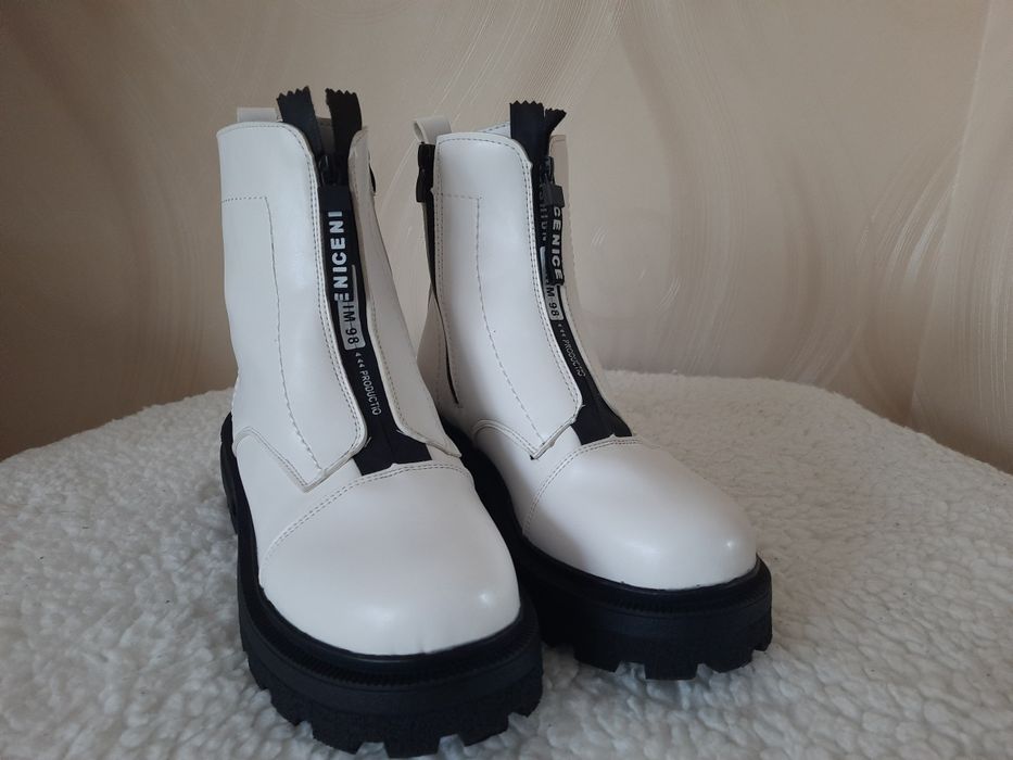 Женские ботинки    .