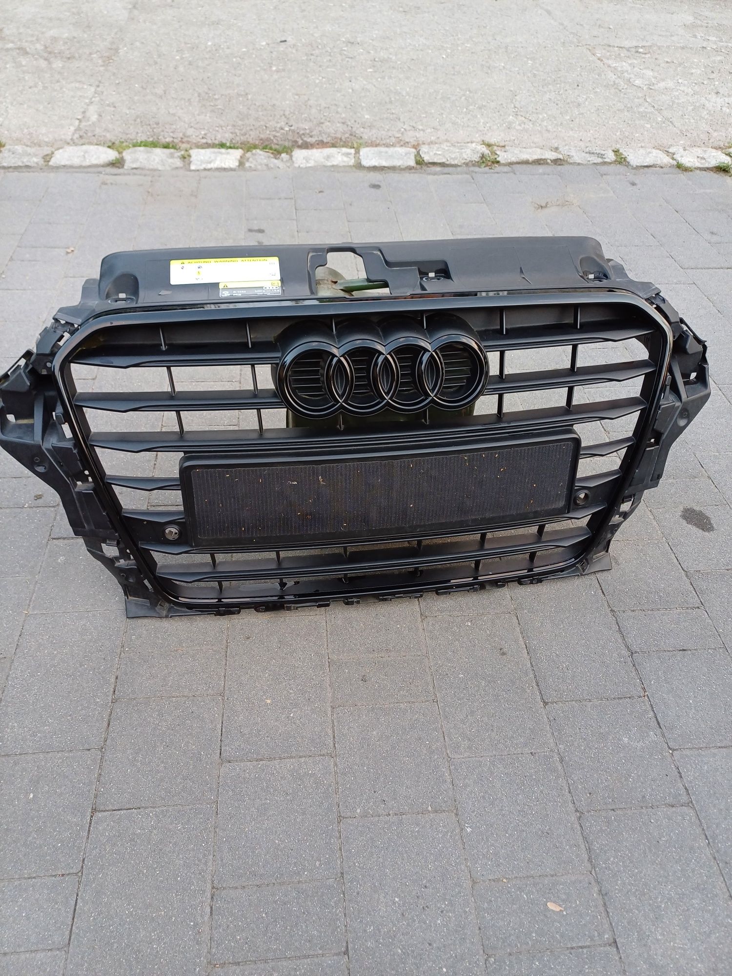 Grill Audi A3 8V Black