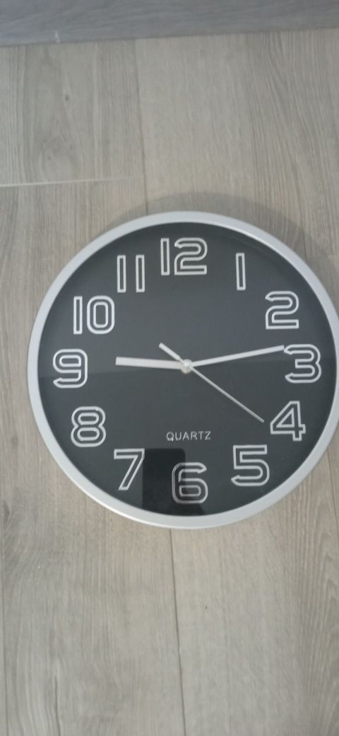 Zegar szaro czarny nowoczesny loft
