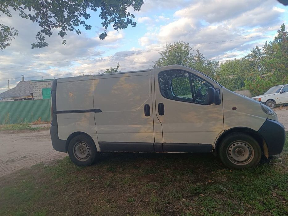 Opel vivaro 2004 року