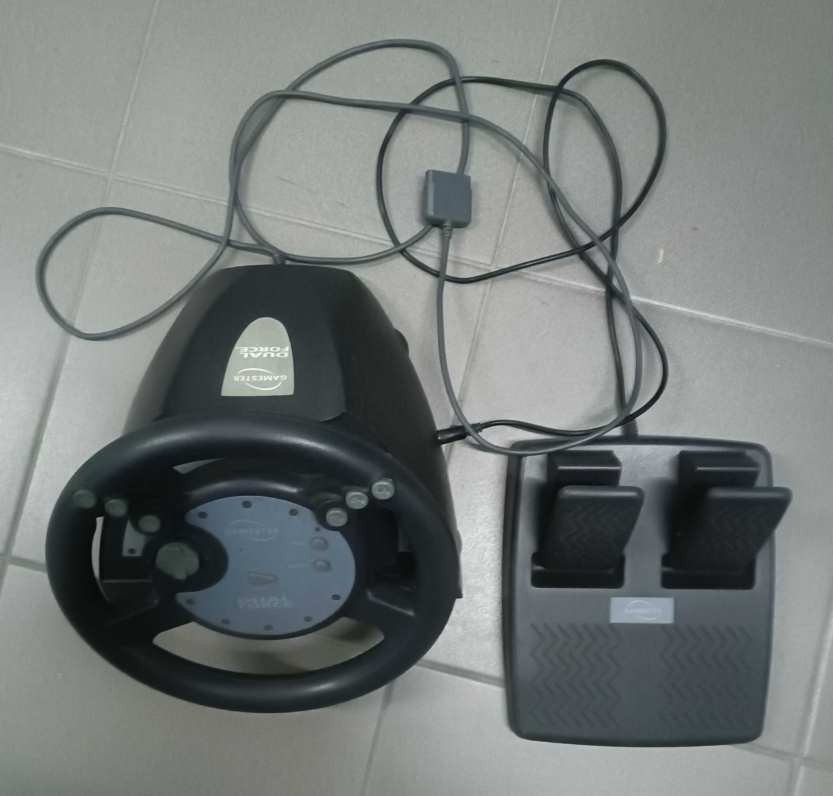 Gamester Dual Force Racing Wheel com pedais