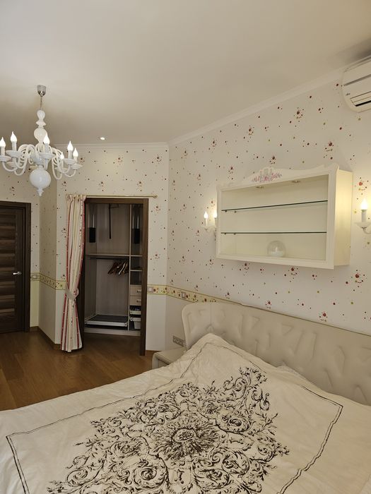 ПРЕСТИЖ ХОЛЛ. ЦЕНТР 4 ком.  210 м.