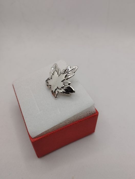 Srebrna broszka, list, próba 925
