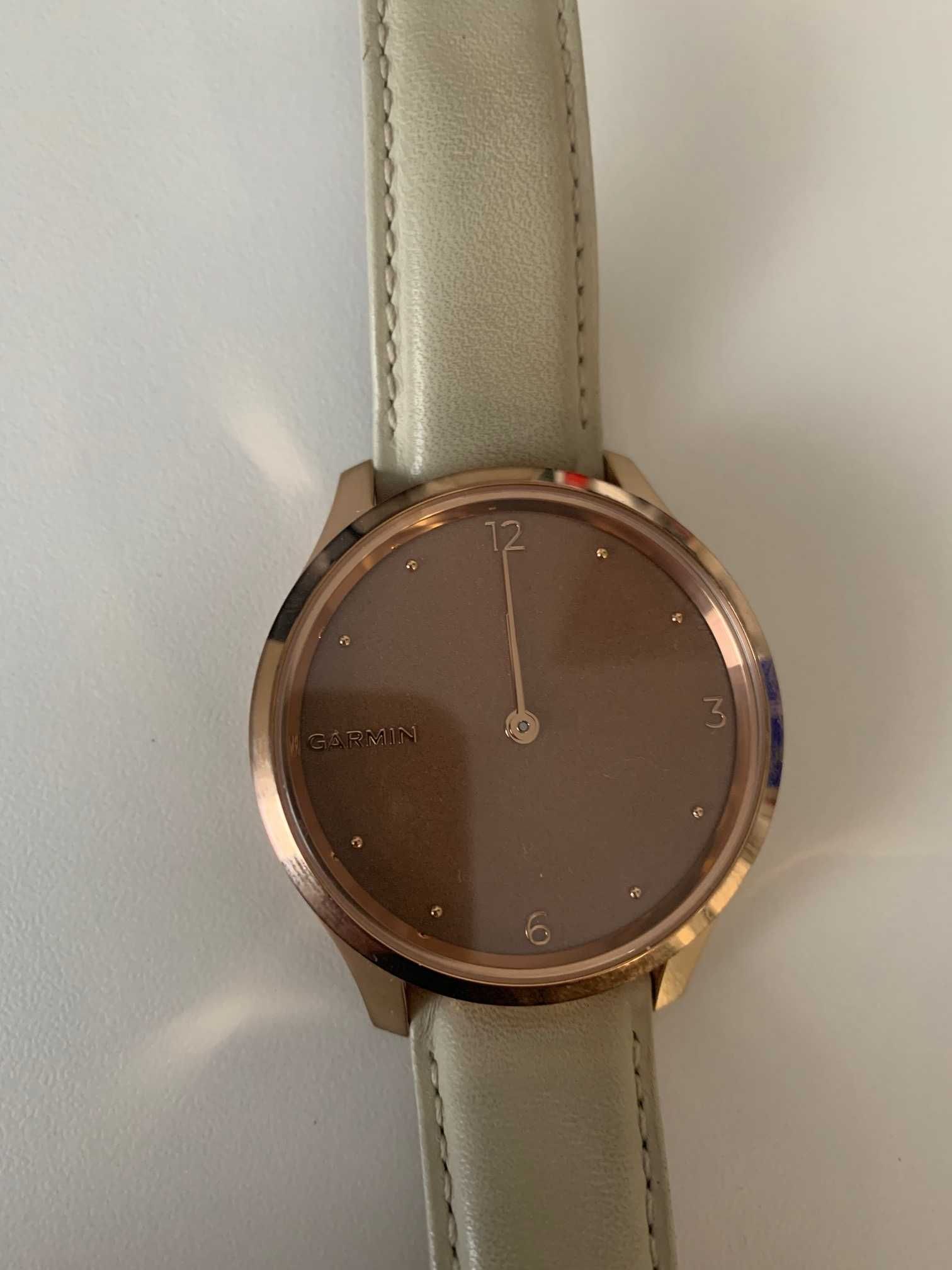 Smartwatch Garmin Vivomove Luxe, S/E EU, Rose Gold, Light sand