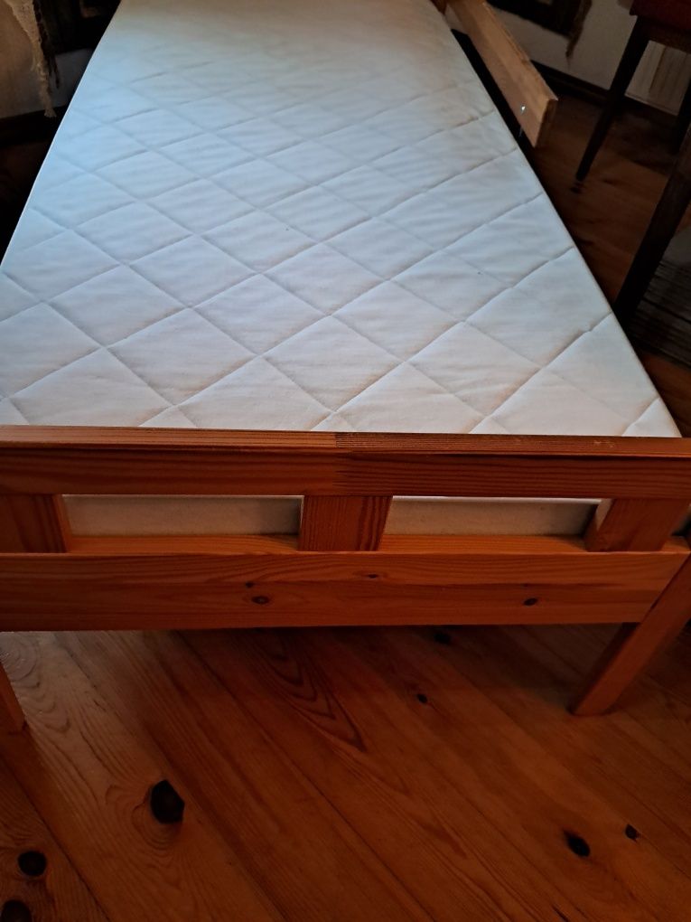 Łóżeczko   z materacem 70x160