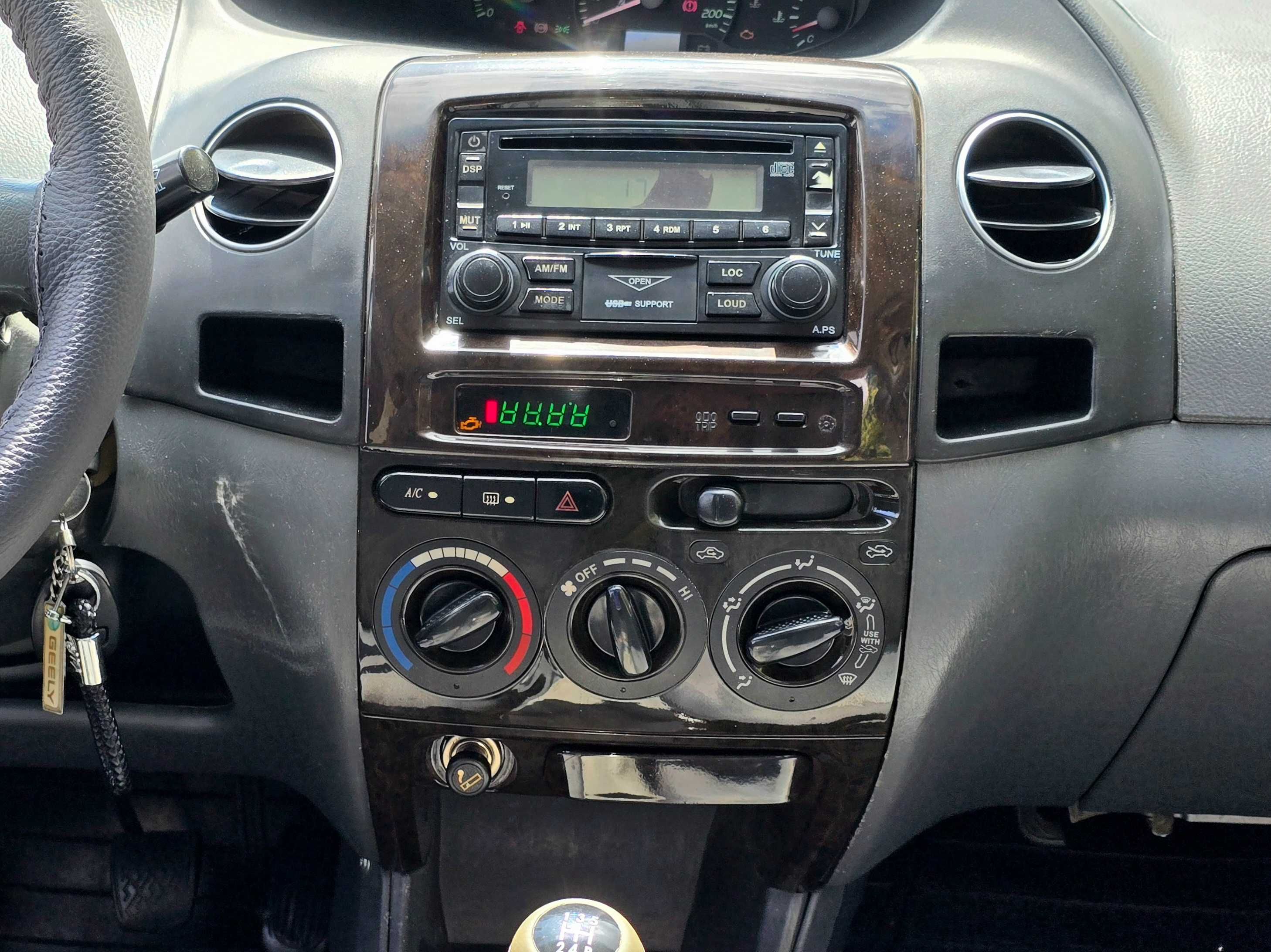 Geely MK 2011г.в. 1.6 газ-бензин